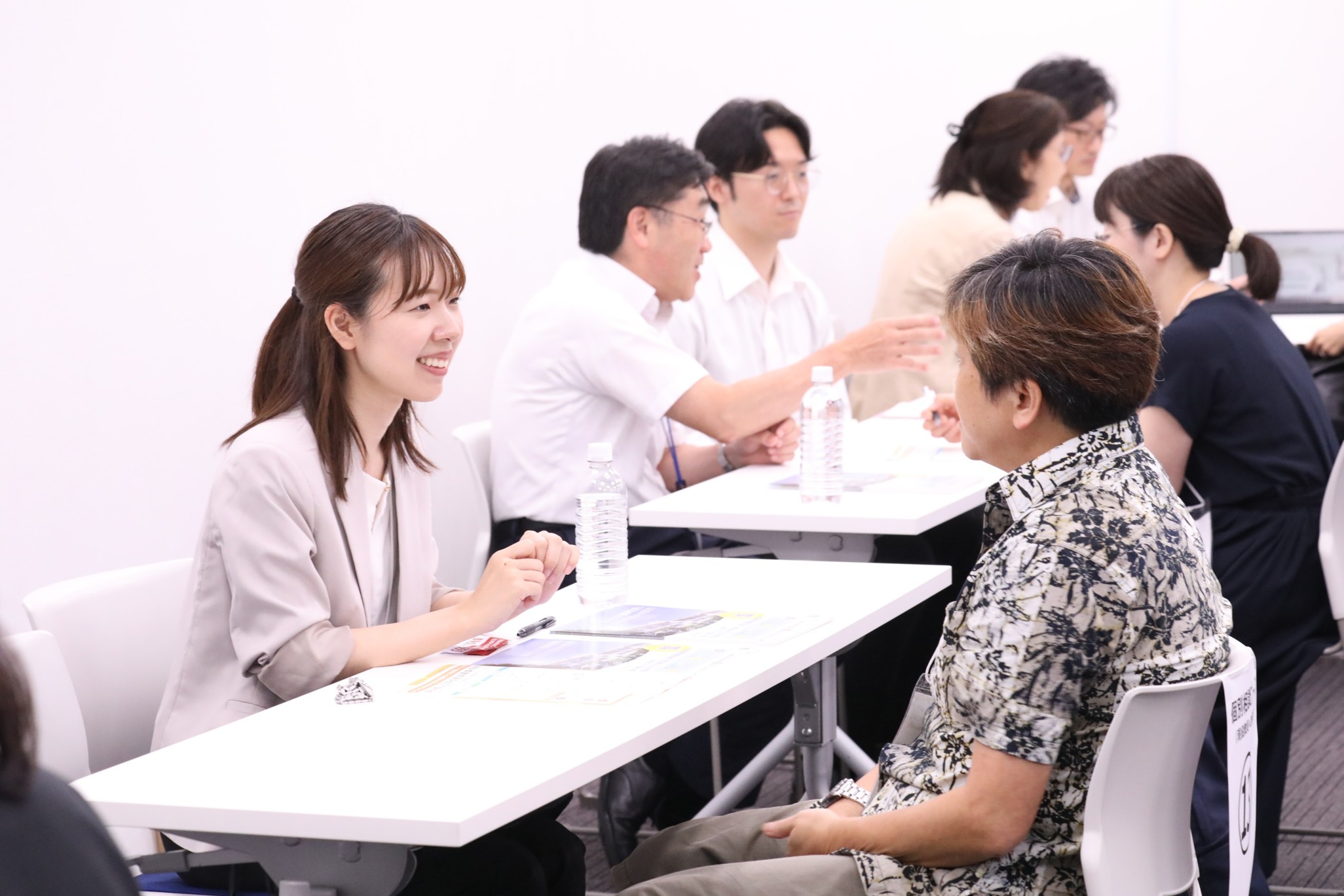 個別相談ブース 相談の様子1