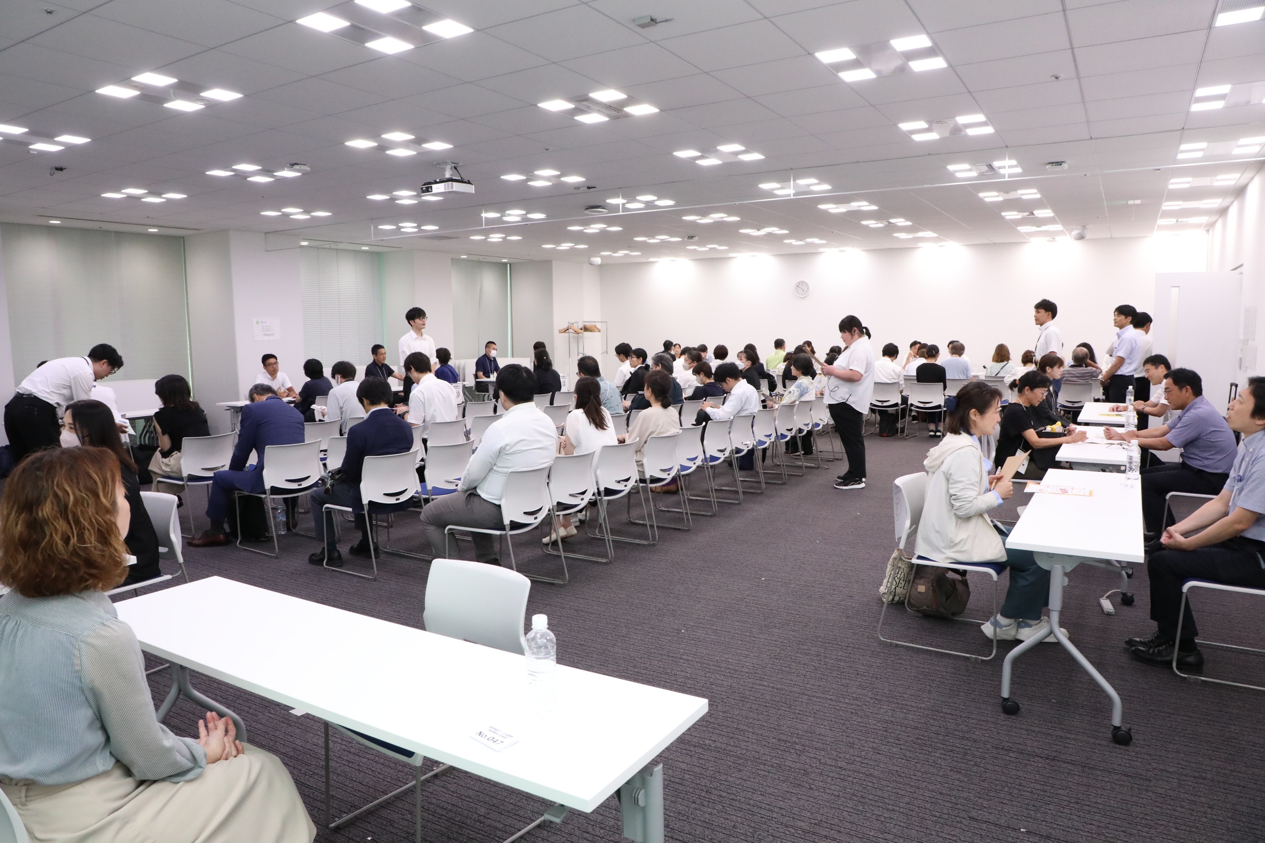 個別相談ブース 相談の様子3